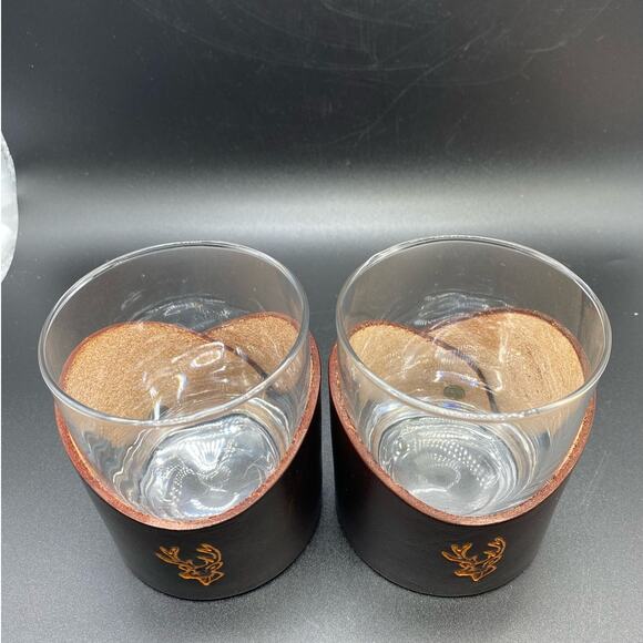 Pair of leather wrapped whiskey glasses 
Buck design whiskey‎ lover - Picture 2 of 6